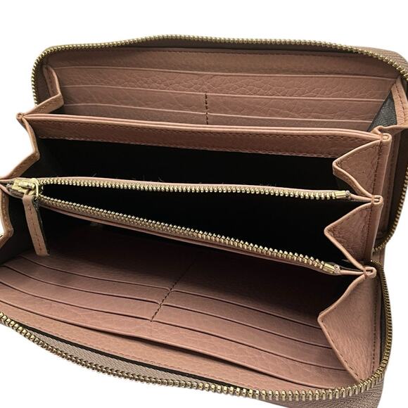 30. Gucci Pink Interlocking Soho Leather Wallet - Picture 9 of 14